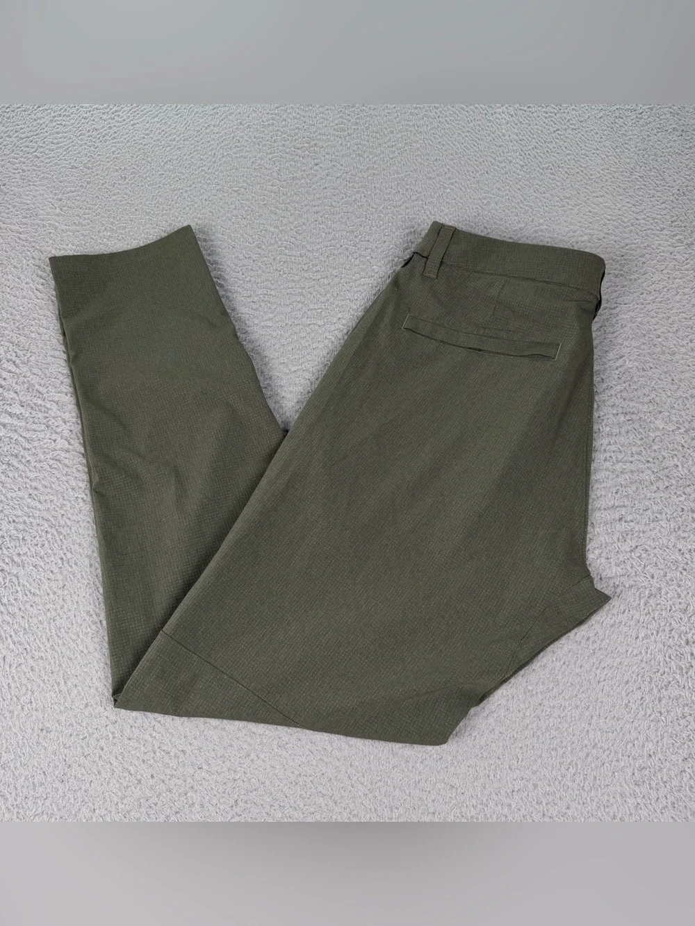 Lululemon Commission Pants Mens 32 Green Slim Fit WovenAir Chino Athleisure